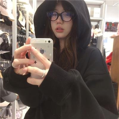 蒙娜丽莎与血月